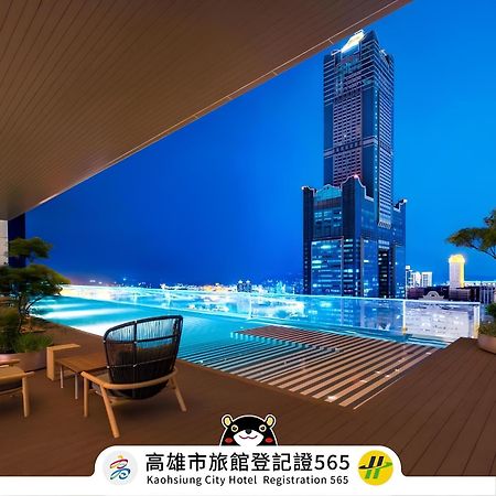 Tai Urban Resort Kaohsiung Exterior photo The pool at the rooftop of the hotel